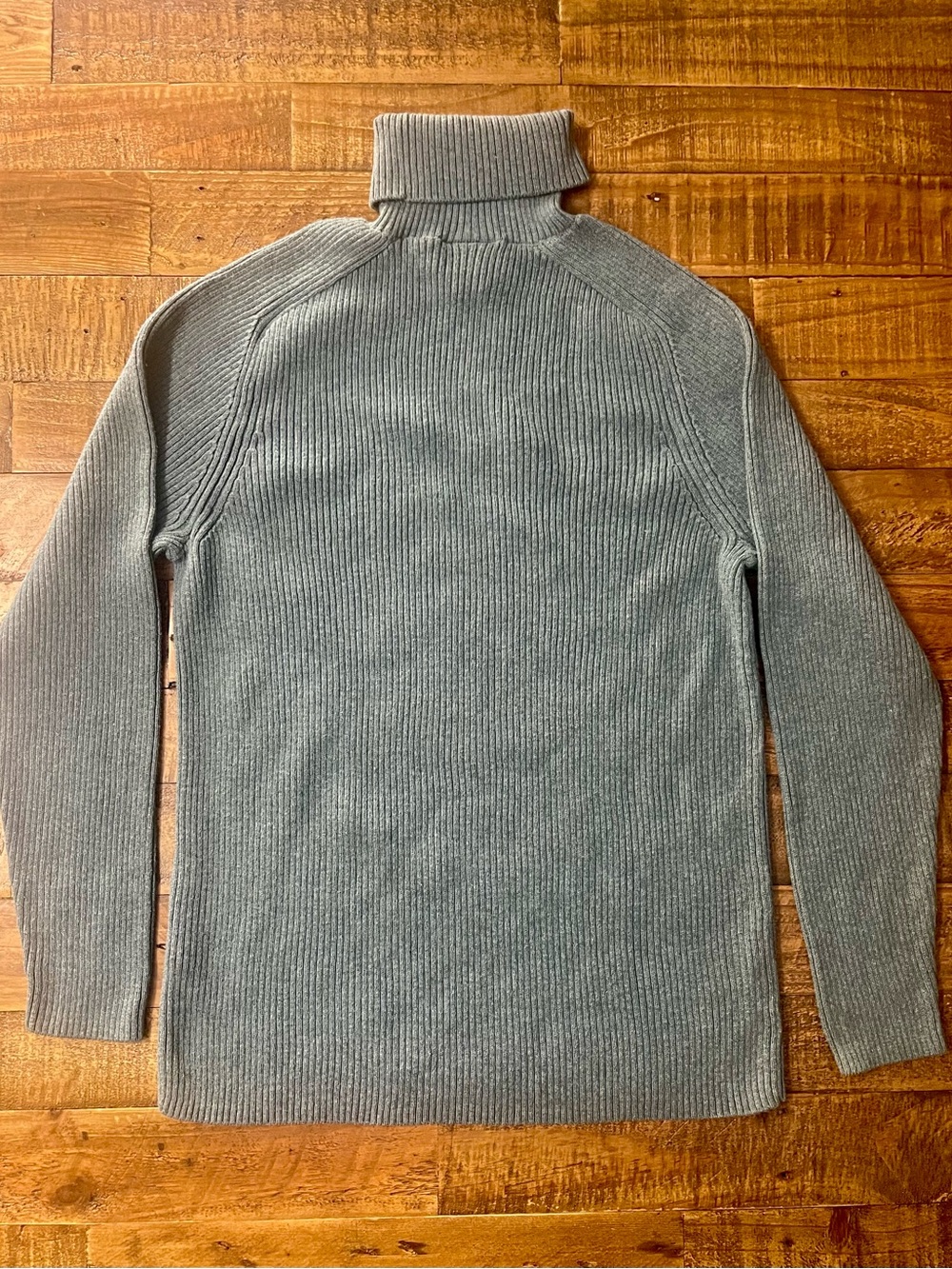 H&M Muscle Fit Ribbed Turtle Neck Long Sleeve Color Teal. Size L For Men 17Wx26L
